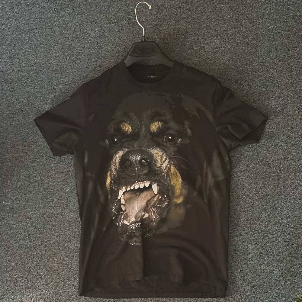 Givenchy Rottweiler Tee. Size M - Picture 1 of 3